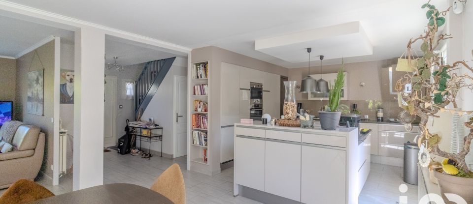 Maison 8 pièces de 166 m² à Vernouillet (78540)