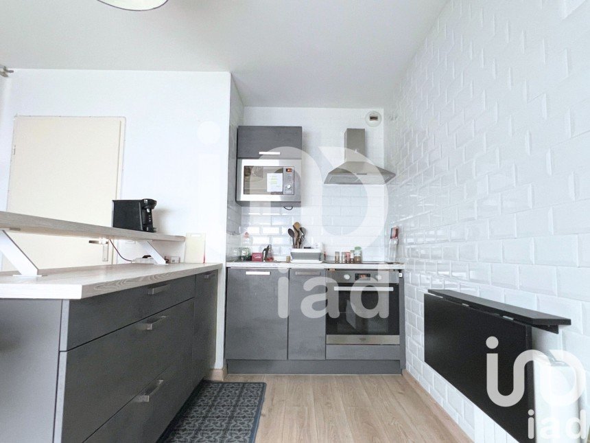 Apartment 2 rooms of 43 m² in Lille (59000)