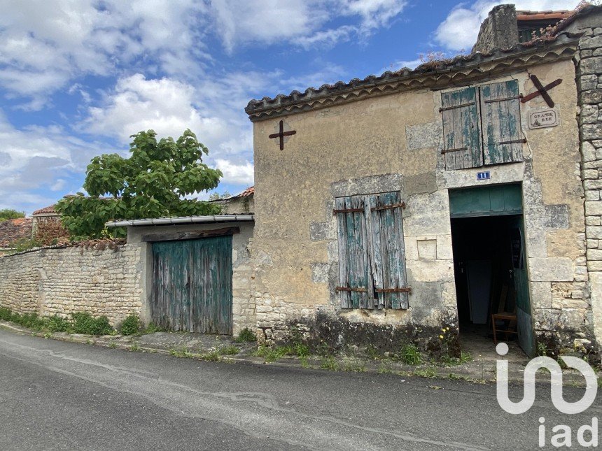 Village house 3 rooms of 100 m² in Saint-Amant-de-Boixe (16330)