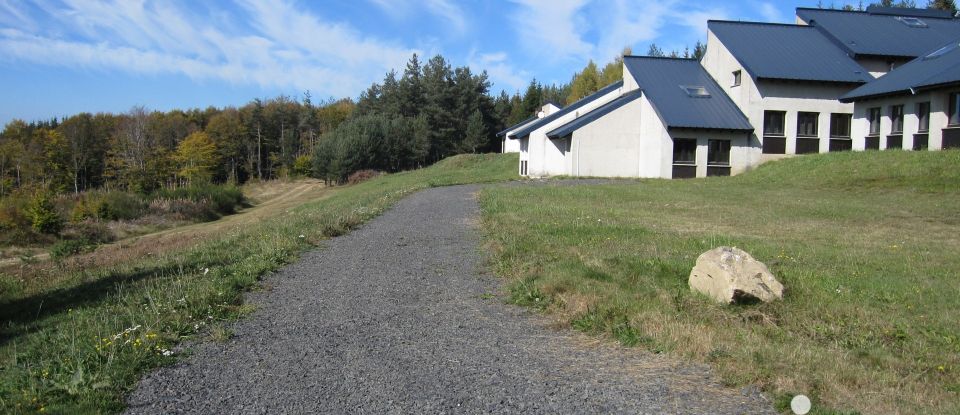 Block of flats in Clavières (15320) of 3,006 m²