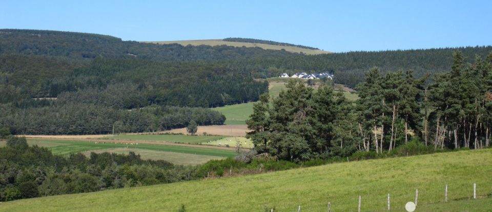 Block of flats in Clavières (15320) of 3,006 m²