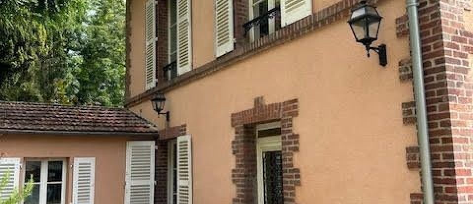 House 7 rooms of 200 m² in L'Isle-Adam (95290)