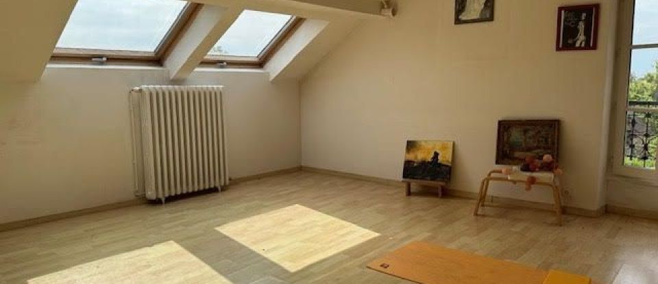 House 7 rooms of 200 m² in L'Isle-Adam (95290)