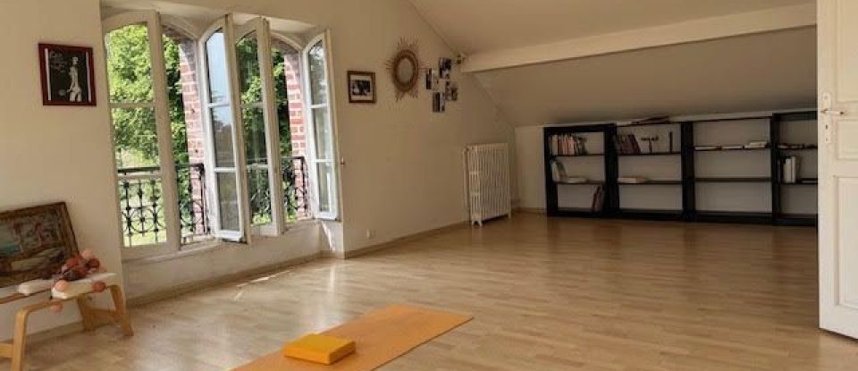 House 7 rooms of 200 m² in L'Isle-Adam (95290)