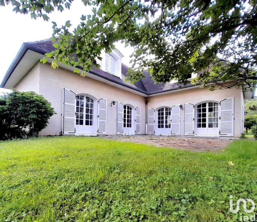 Maison 9 pièces de 190 m² à Saint-Julien-du-Sault (89330)