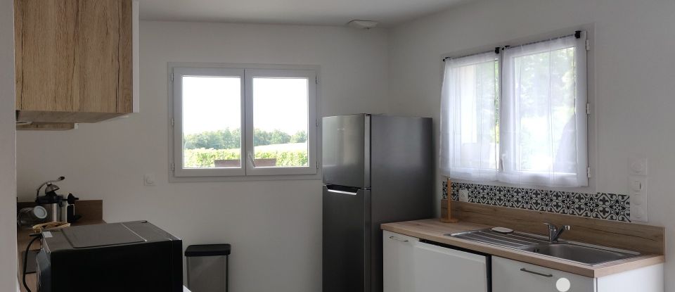 House 3 rooms of 76 m² in Cadillac-en-Fronsadais (33240)