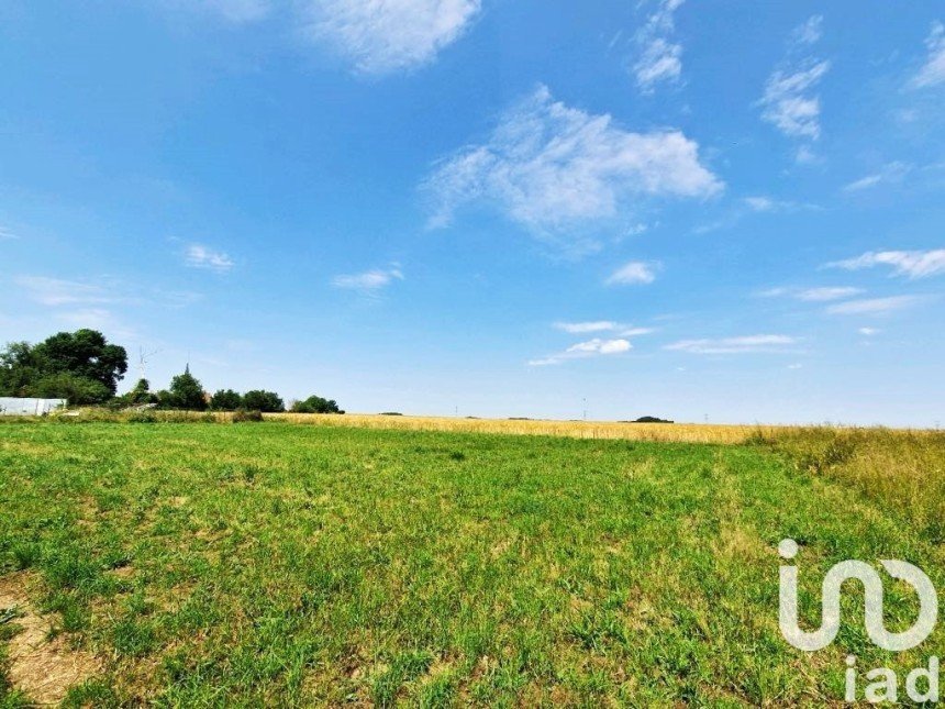 Land of 1,160 m² in Moisville (27320)