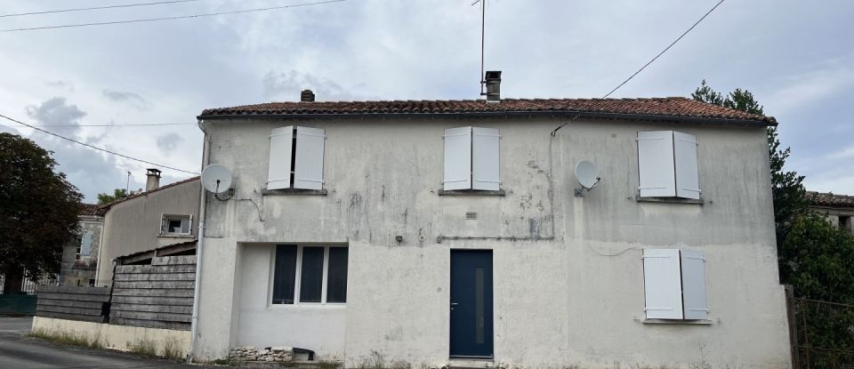 Maison 4 pièces de 139 m² à Brie (16590)