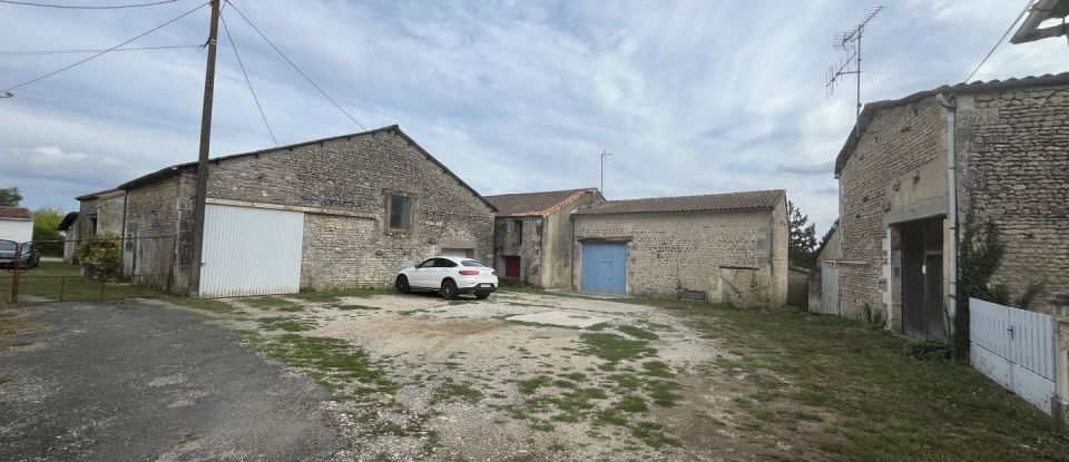 Maison 4 pièces de 139 m² à Brie (16590)