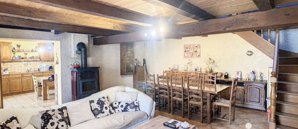 Village house 4 rooms of 93 m² in Saint-Christophe (17220)