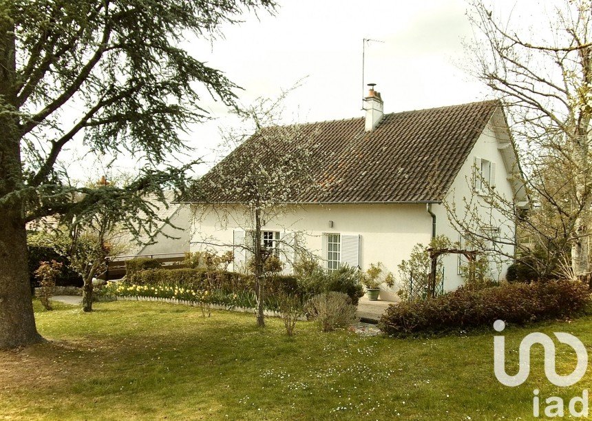 House 4 rooms of 100 m² in Lignières (18160)