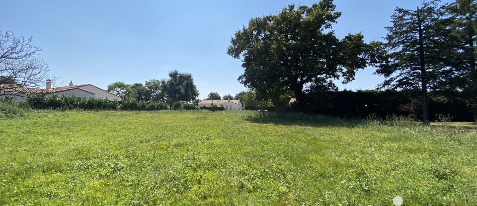 Land of 1,245 m² in Les Herbiers (85500)