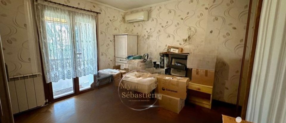 House 6 rooms of 129 m² in Mimet (13105)