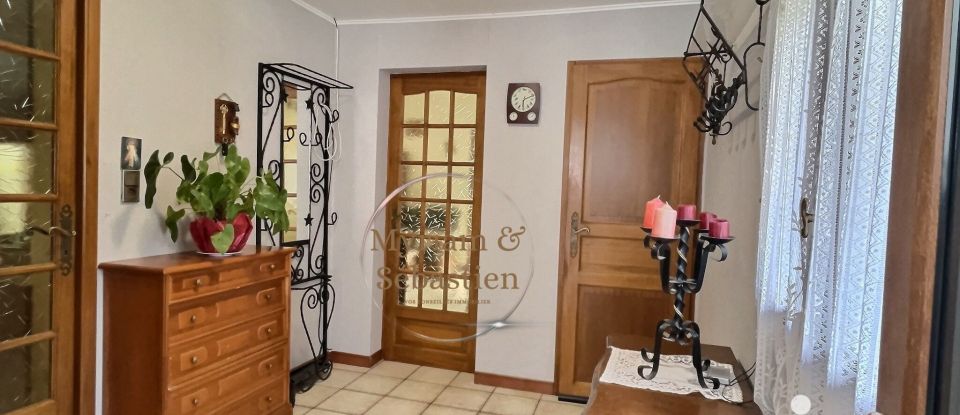 House 6 rooms of 129 m² in Mimet (13105)