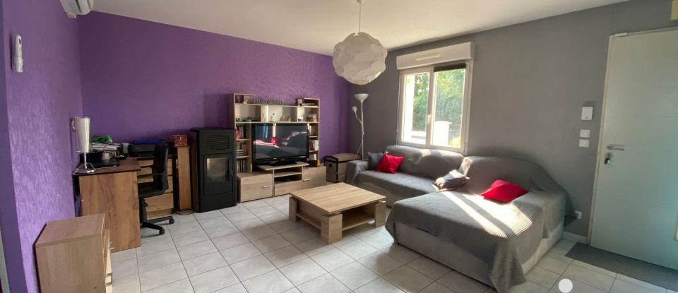 House 5 rooms of 87 m² in Saint-Ay (45130)