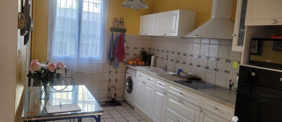 Appartement 3 pièces de 75 m² à Nîmes (30900)