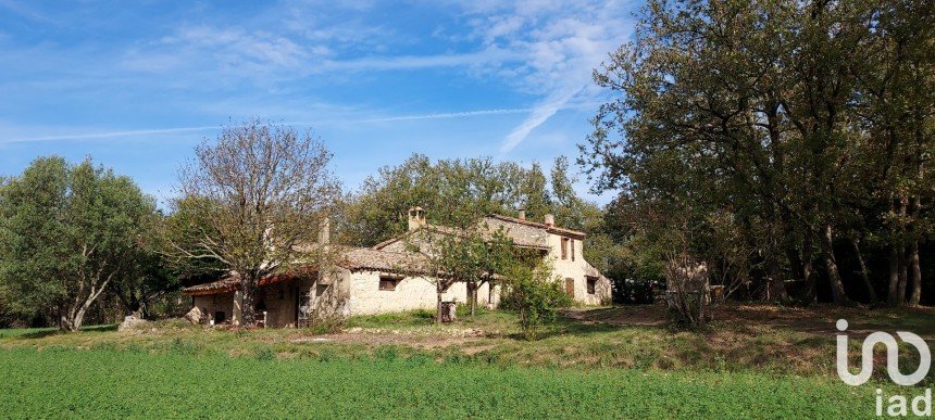 Maison de campagne 5 pièces de 226 m² à Grane (26400)