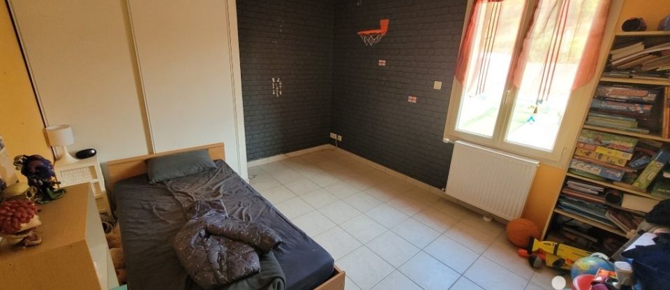 Maison 4 pièces de 111 m² à Parthenay (79200)