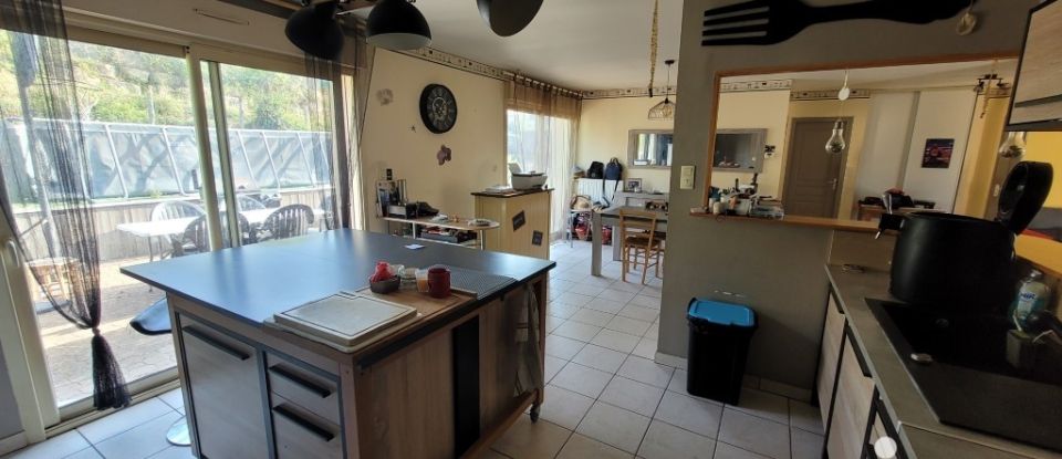 Maison 4 pièces de 111 m² à Parthenay (79200)