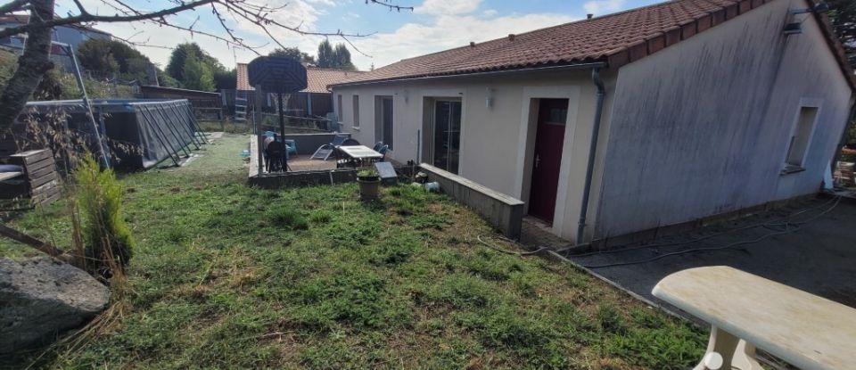 Maison 4 pièces de 111 m² à Parthenay (79200)