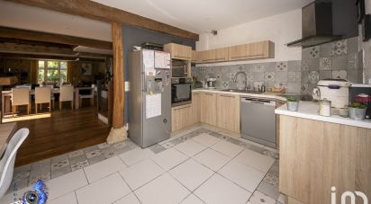 Maison 5 pièces de 220 m² à Villeneuve-de-Marsan (40190)