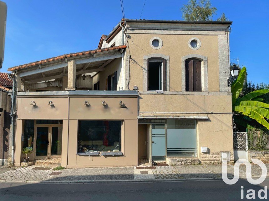 Vente Maison 110m² 7 Pièces à Chazelles (16380) - Iad France