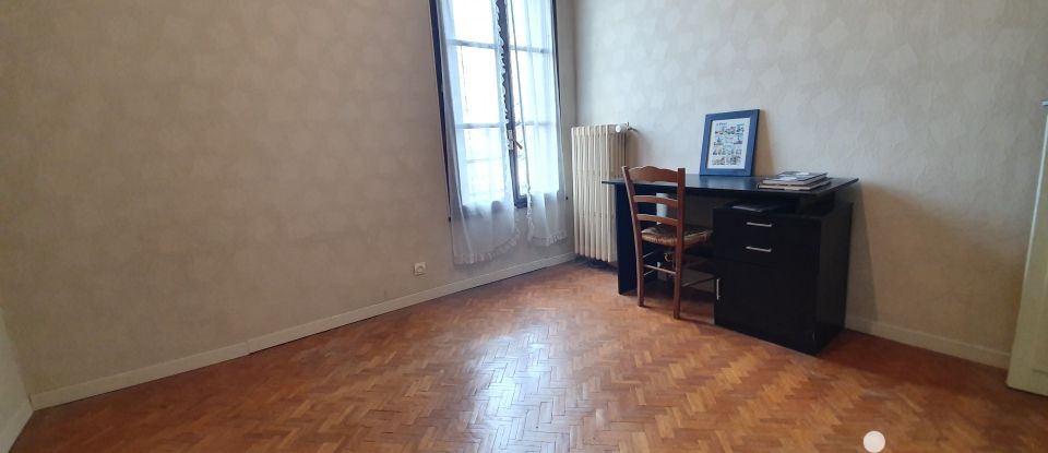 Traditional house 5 rooms of 130 m² in Quincy-Voisins (77860)