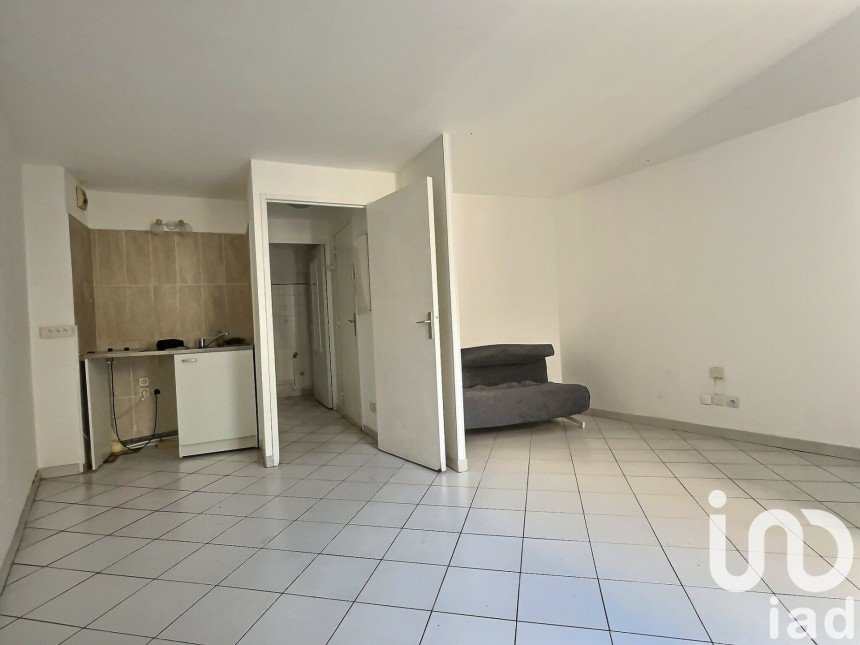 Studio 1 pièce de 25 m² à Toulon (83000)