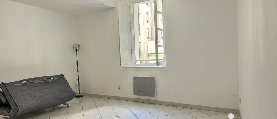 Studio 1 pièce de 25 m² à Toulon (83000)