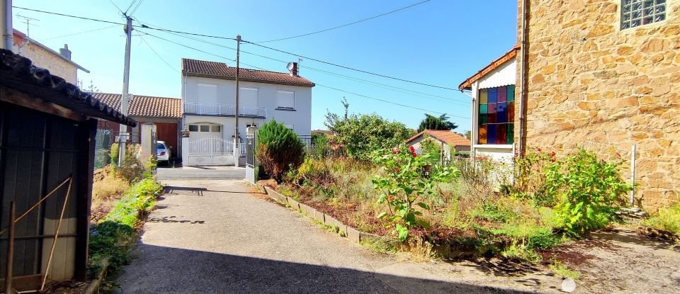 House 8 rooms of 117 m² in Carmaux (81400)