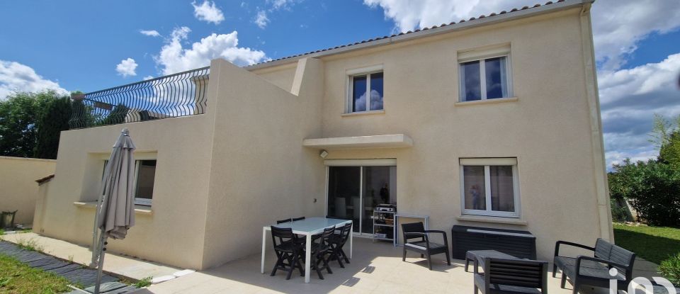 Maison 7 pièces de 176 m² à Caissargues (30132)