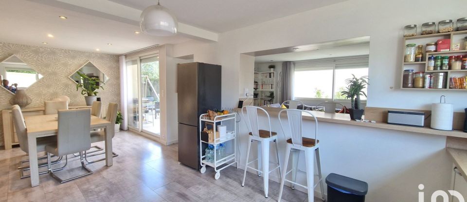 House 7 rooms of 176 m² in Caissargues (30132)