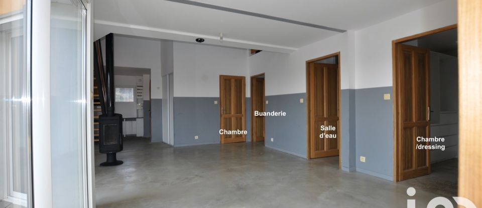 House 6 rooms of 170 m² in Opoul-Périllos (66600)