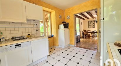 Traditional house 7 rooms of 145 m² in Saint-Céré (46400)