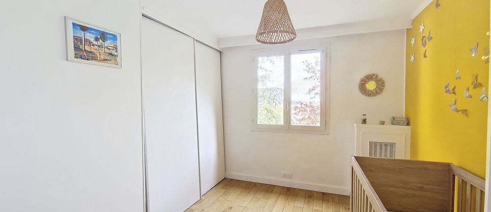 Appartement 3 pièces de 55 m² à Clamart (92140)