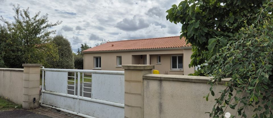 Pavilion 6 rooms of 147 m² in La Forêt-sur-Sèvre (79380)