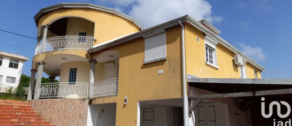 Maison 9 pièces de 368 m² à Port-Louis (97117)