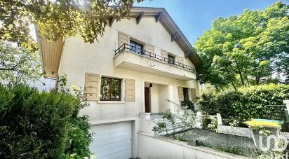 House 8 rooms of 172 m² in Annemasse (74100)