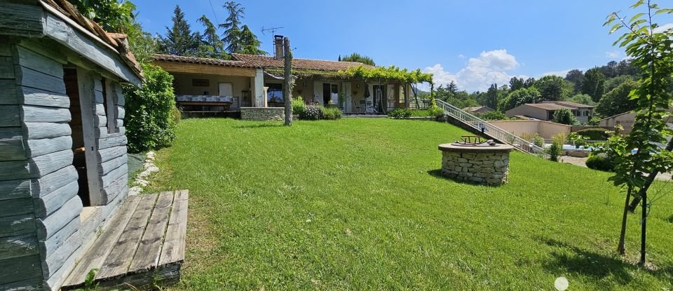 Maison traditionnelle 10 pièces de 206 m² à Aouste-sur-Sye (26400)