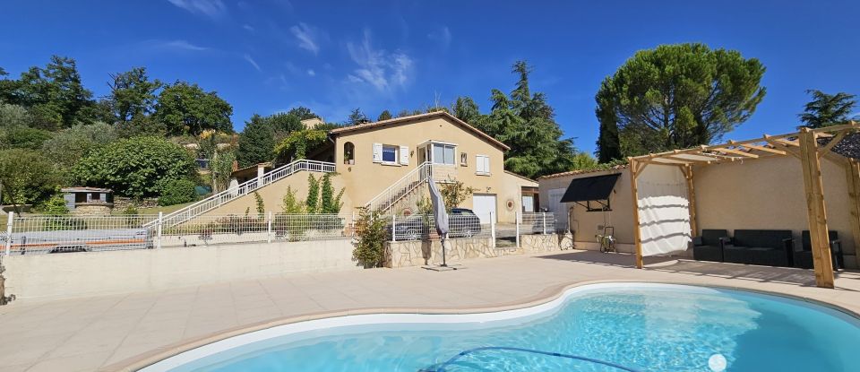 Maison traditionnelle 10 pièces de 206 m² à Aouste-sur-Sye (26400)