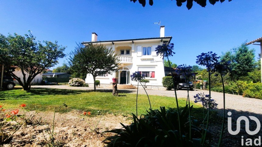 Architect house 7 rooms of 175 m² in Aire-sur-l'Adour (40800)