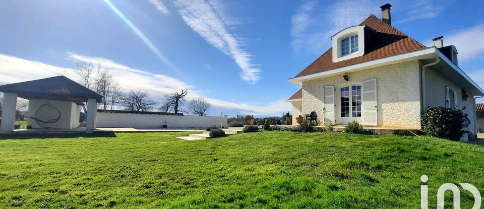 Maison de campagne 8 pièces de 210 m² à Aire-sur-l'Adour (40800)