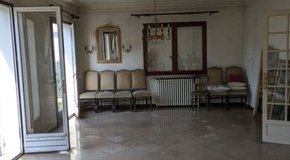 Traditional house 5 rooms of 110 m² in Pessac (33600)