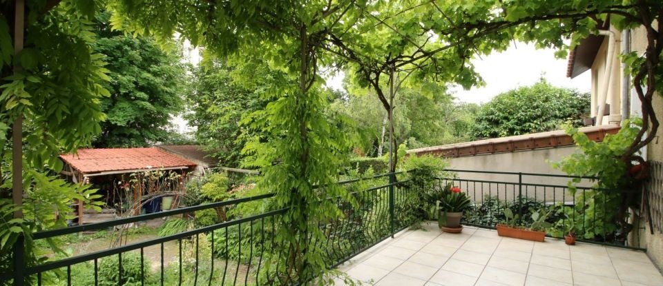 Traditional house 6 rooms of 160 m² in Fresnes (94260)