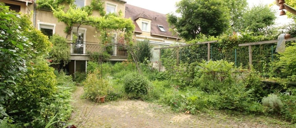 Maison traditionnelle 6 pièces de 160 m² à Fresnes (94260)