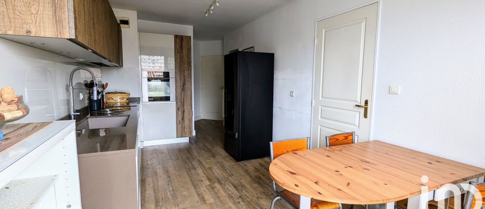 Appartement 4 pièces de 146 m² à Bordeaux (33300)