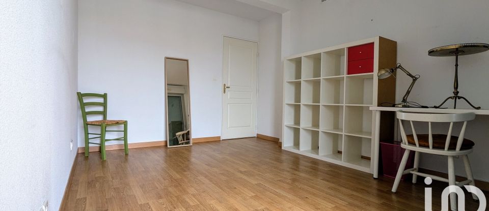 Appartement 4 pièces de 146 m² à Bordeaux (33300)