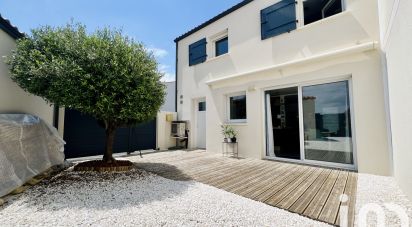 Traditional house 4 rooms of 80 m² in Angoulins (17690)