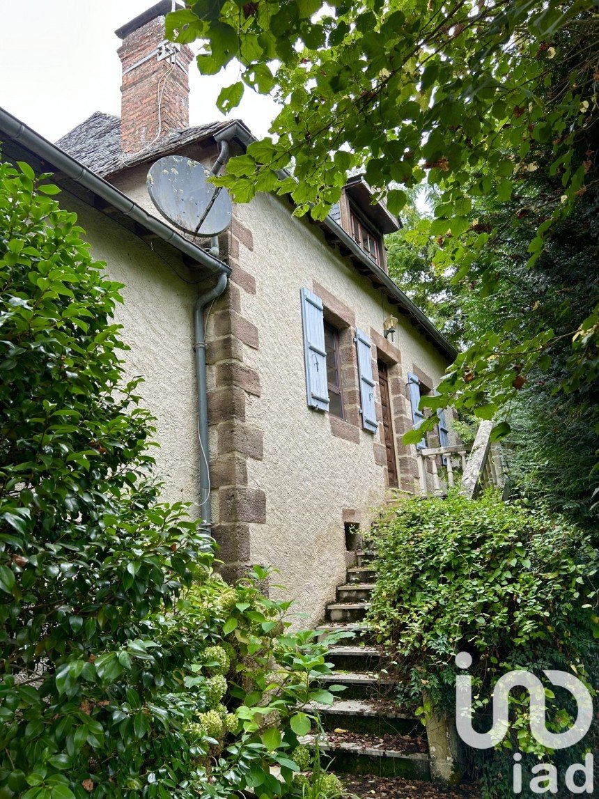 House 13 rooms of 282 m² in Voutezac (19130)