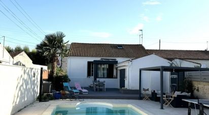 House 5 rooms of 140 m² in Saintes (17100)